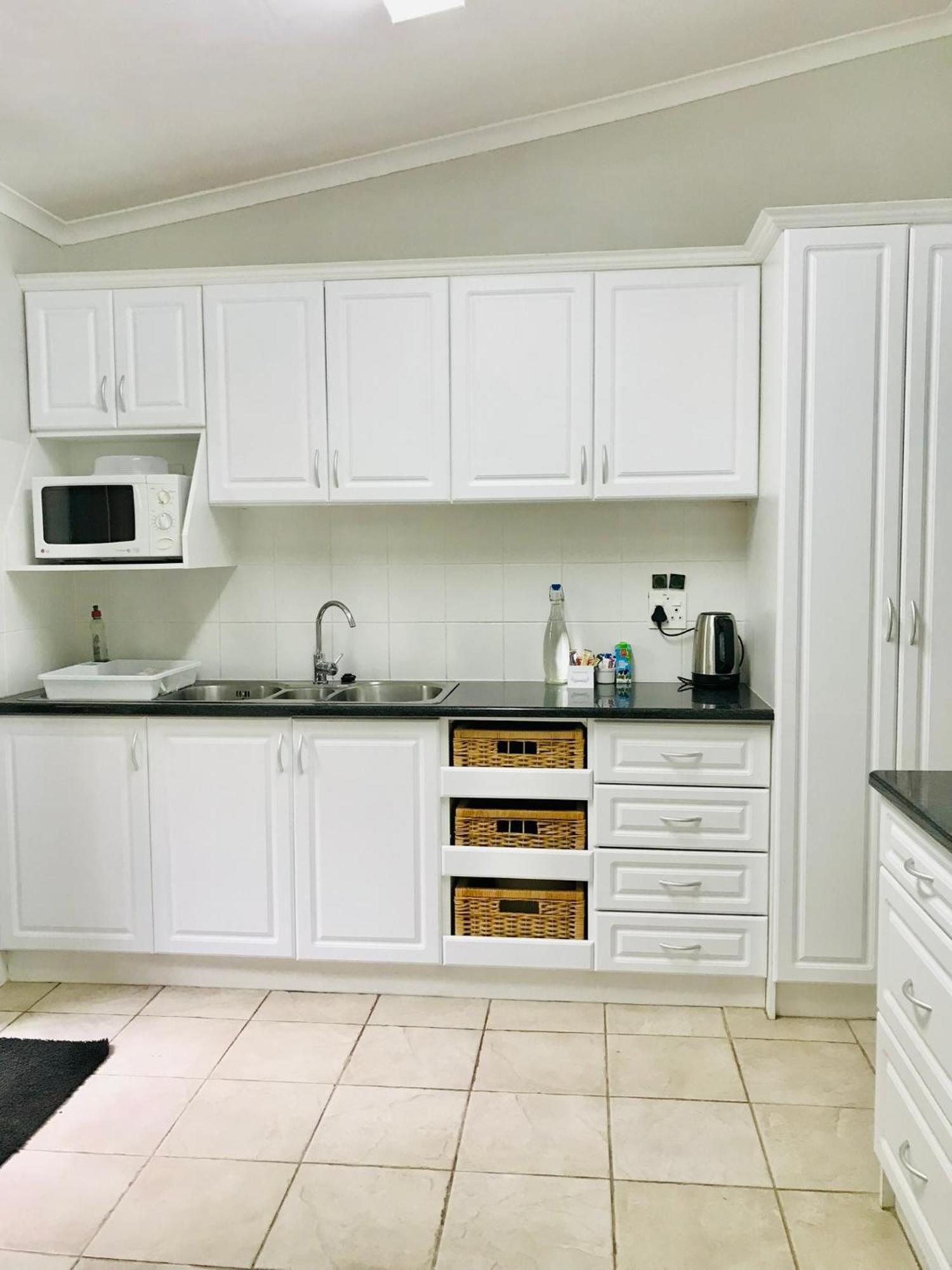 10Vdw Self Catering Apartments Durbanville Eksteriør bilde